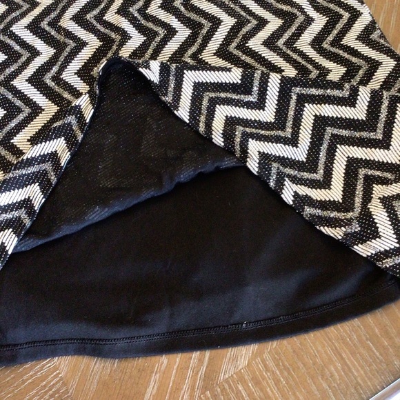 Candie’s Black & Silver Sparkle Zig Zag Halter Mini Dress Size Small - Picture 8 of 9